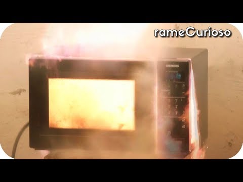 ¿Qué pasa si metes metal en el microondas?