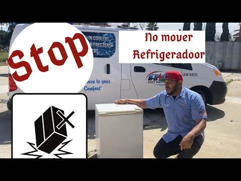 ¿Qué pasa si transportas un refrigerador acostado?