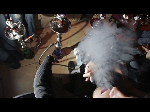 ¿Qué pasa si fumas shisha? Los riesgos y consecuencias para tu salud