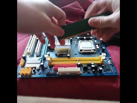 ¿Qué pasa si coloco una RAM DDR3 en un slot DDR2?